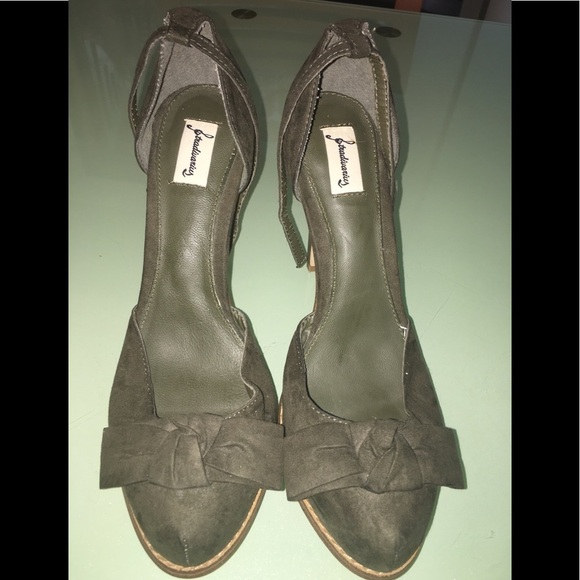 STRADIVARIUS (ZARA GROUP) - Picture 1 of 5